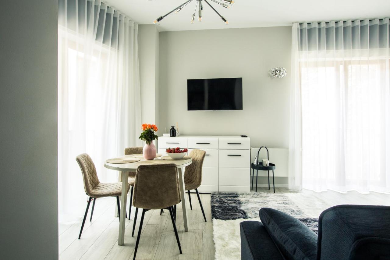 New Modern In The Old Town Apartment