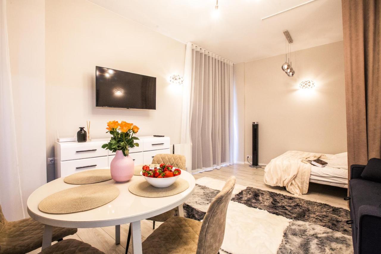 New Modern In The Old Town Apartment *