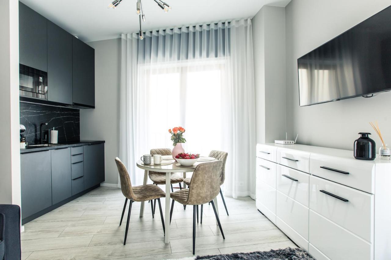 New Modern In The Old Town Apartment *