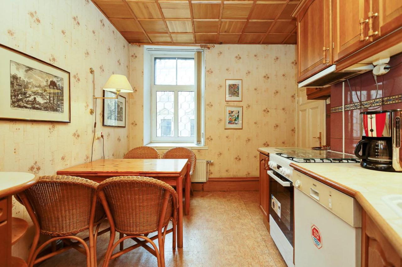 Sunny Grand Apartment By Old Town Apartment *