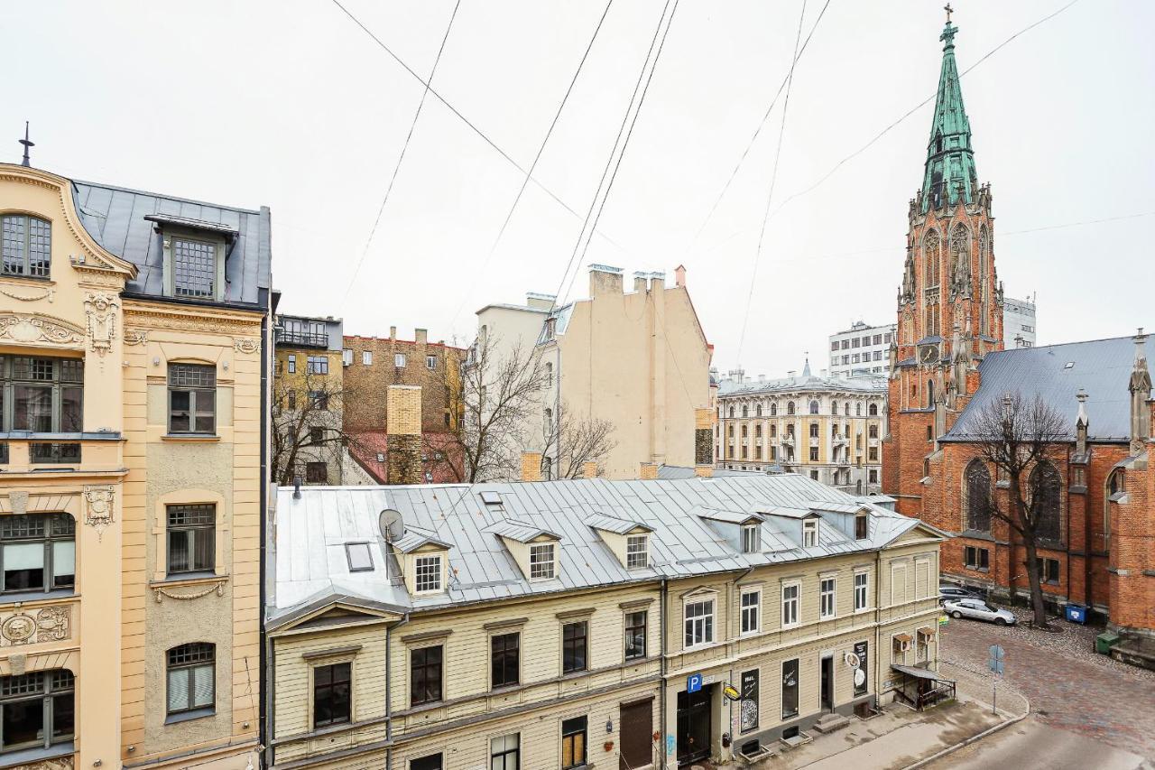 Sunny Grand Apartment By Old Town Apartment *