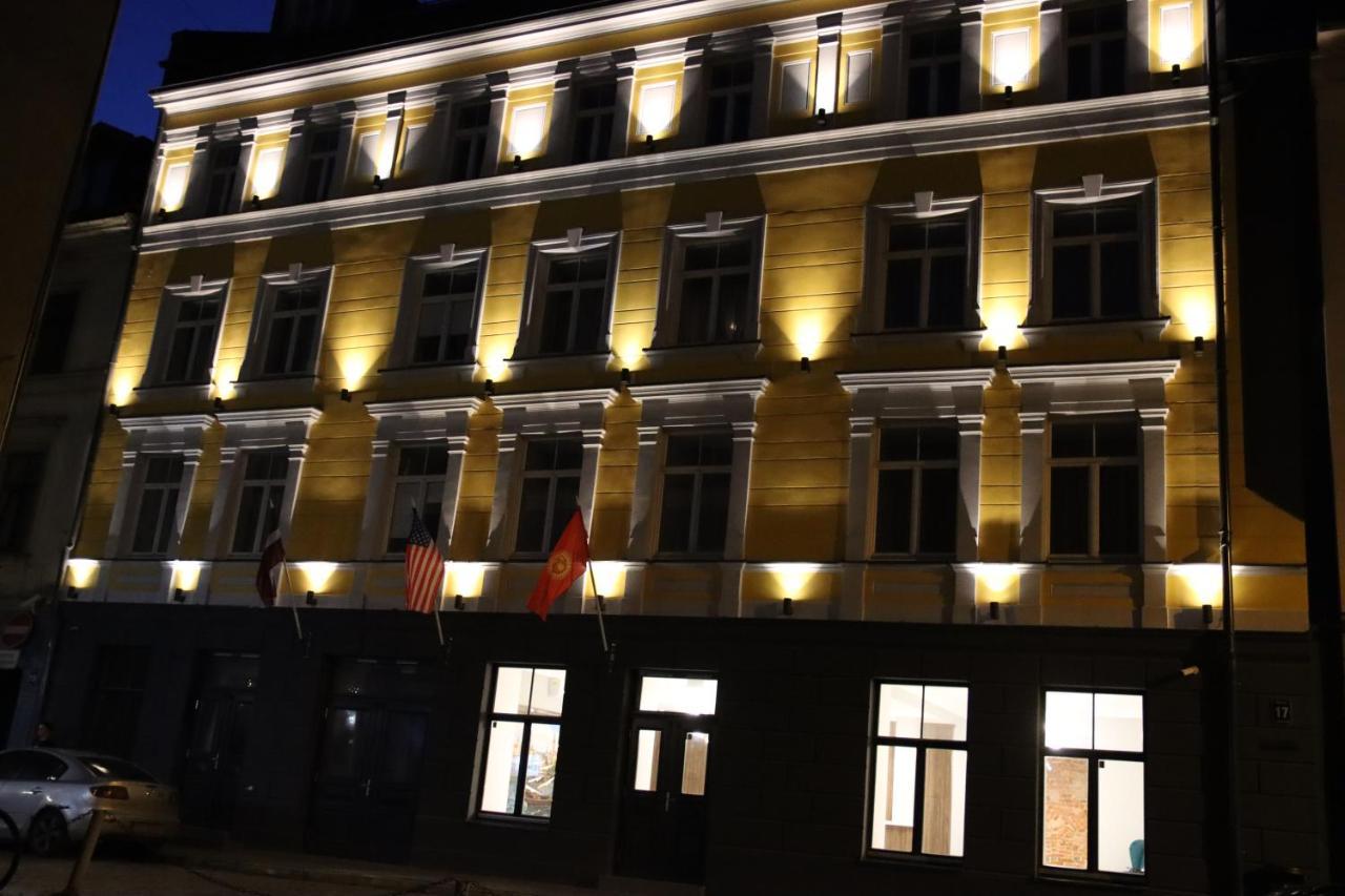 Old Plaza Hotel 3*