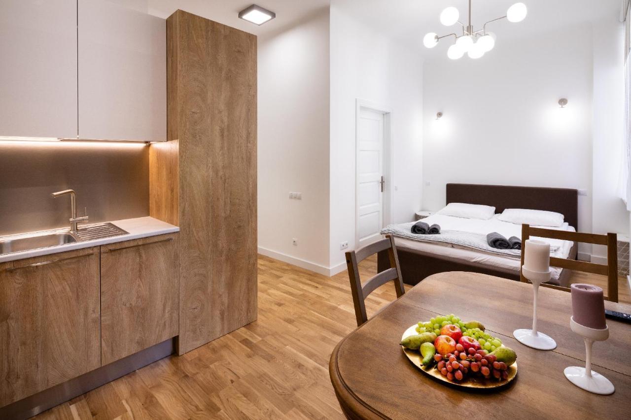 Aparthotel Brivibas House Design In City Center Riga