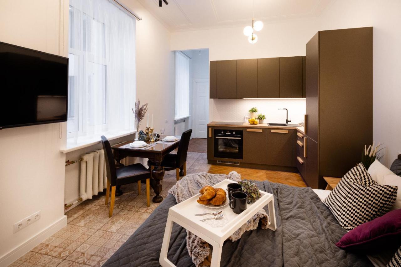 Aparthotel Brivibas House Design In City Center Riga