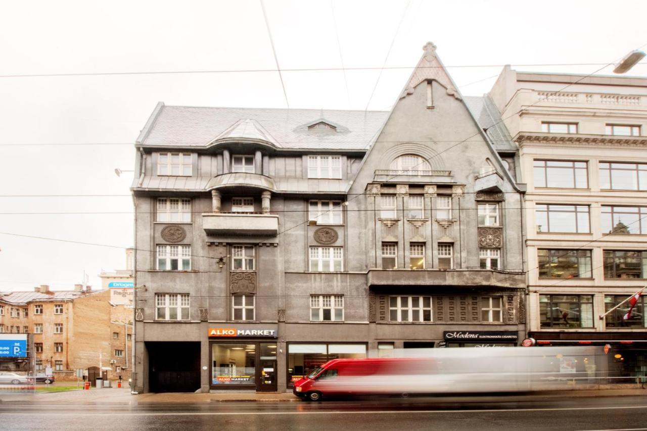 Aparthotel Brivibas House Design In City Center Riga