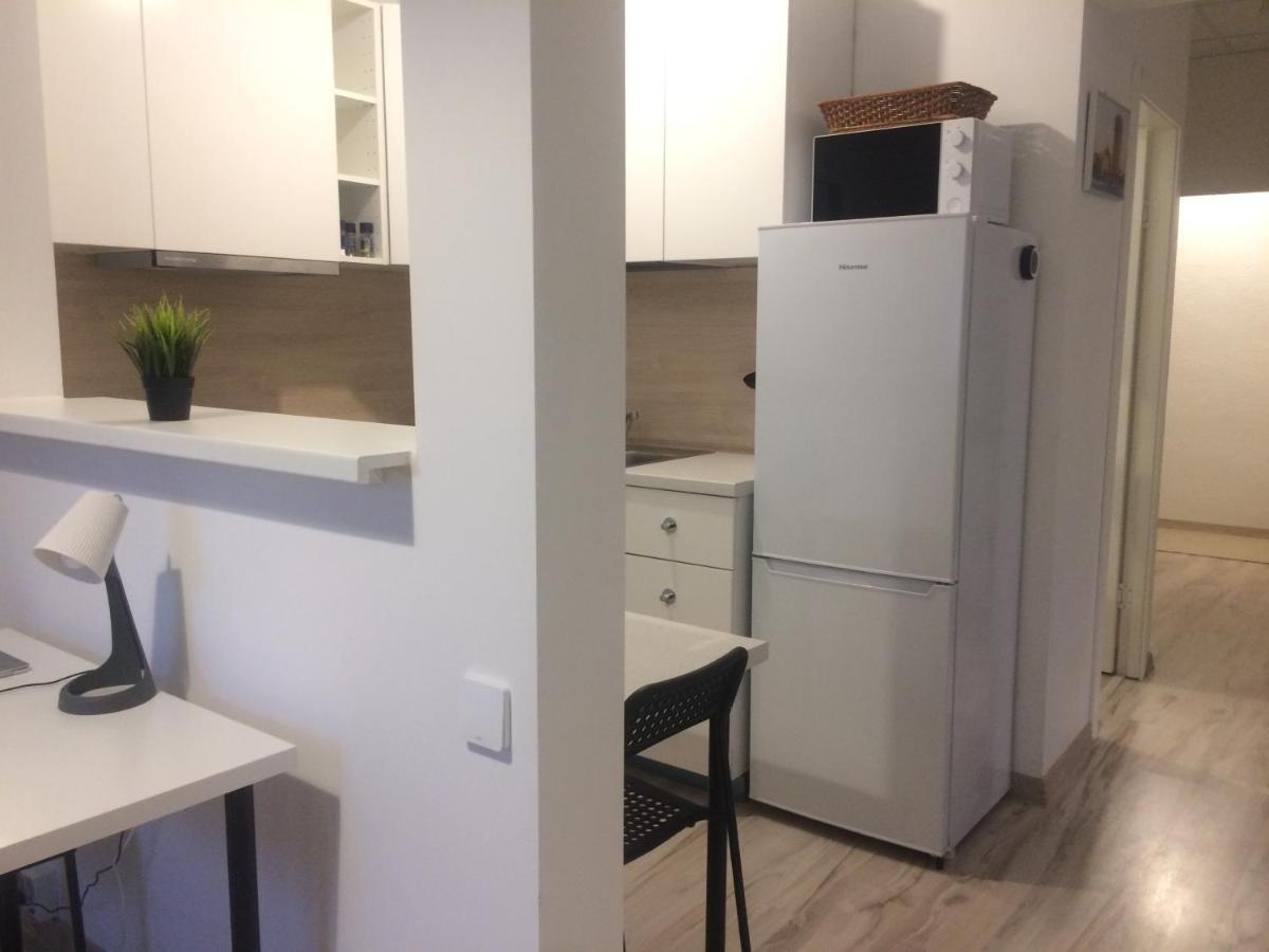 Triada Near The Park And River Daugava Huoneisto