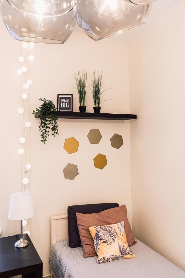 Morrison Apartment/15 Guests/7bedrooms/riga Old Town Căn hộ Riga