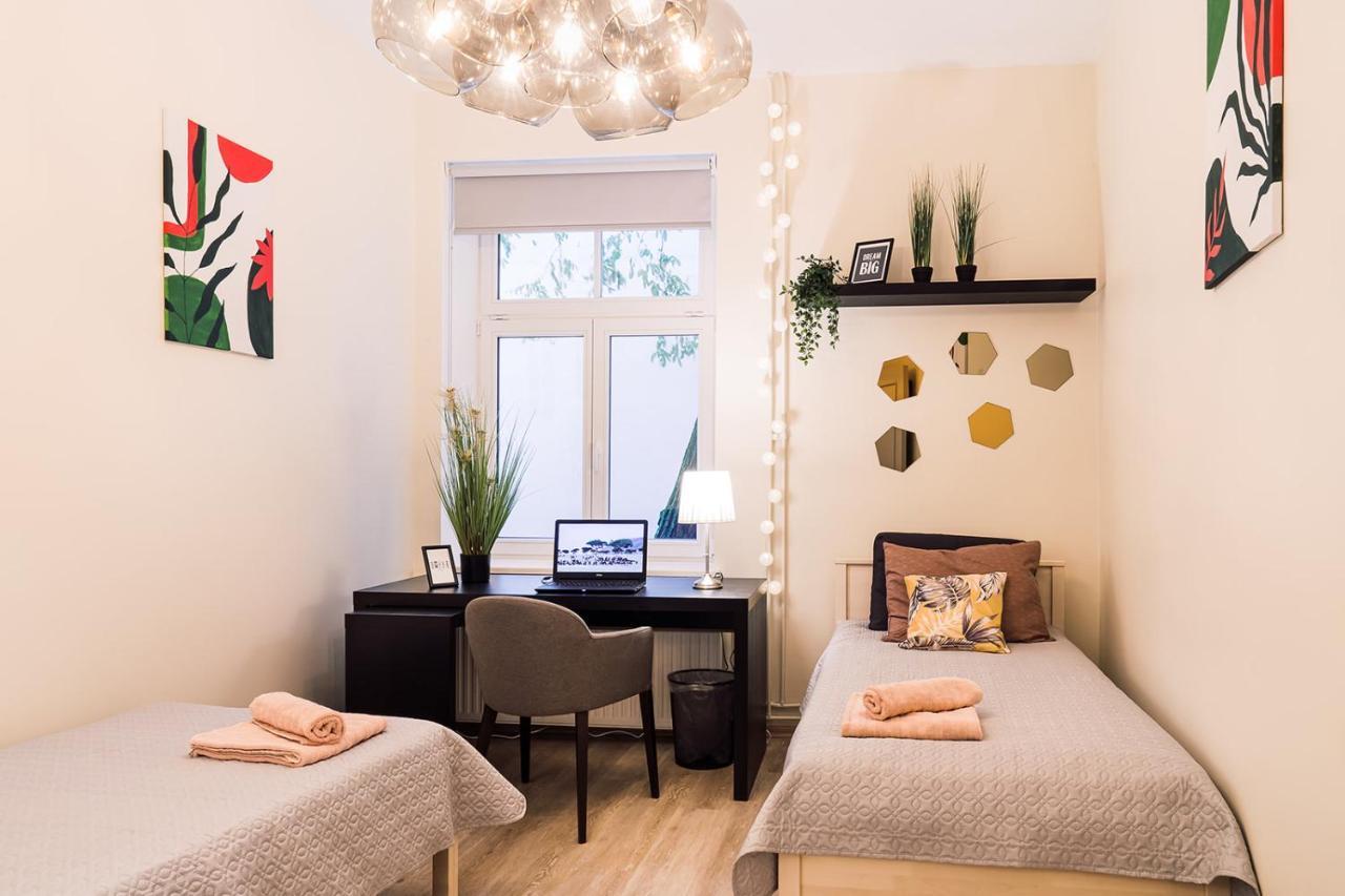 Dzīvoklis Morrison Apartment/15 Guests/7bedrooms/riga Old Town Riga