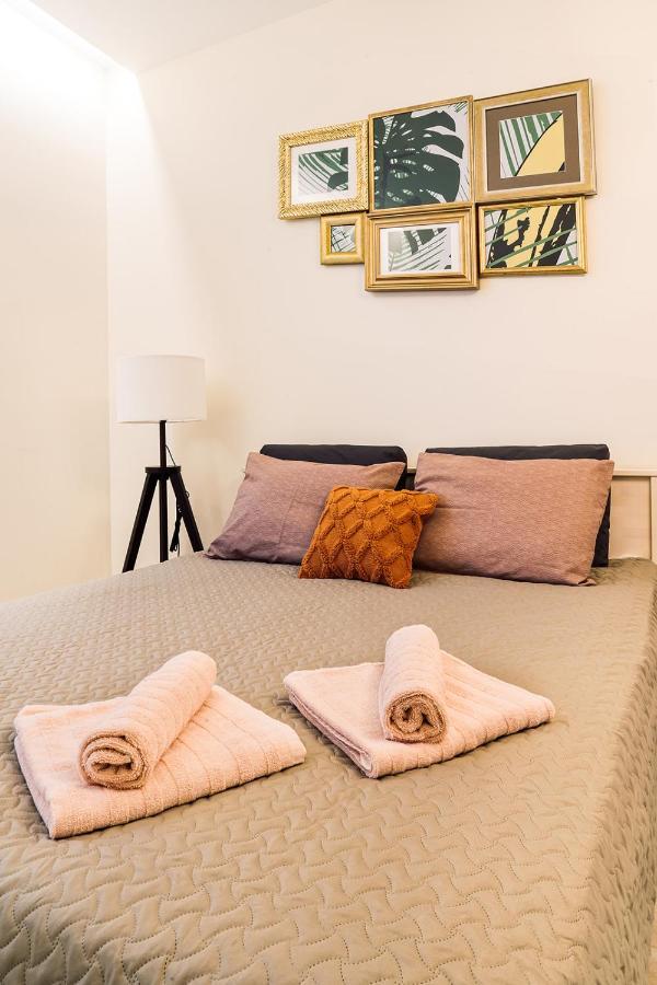 Morrison Apartment/15 Guests/7bedrooms/riga Old Town Riga
