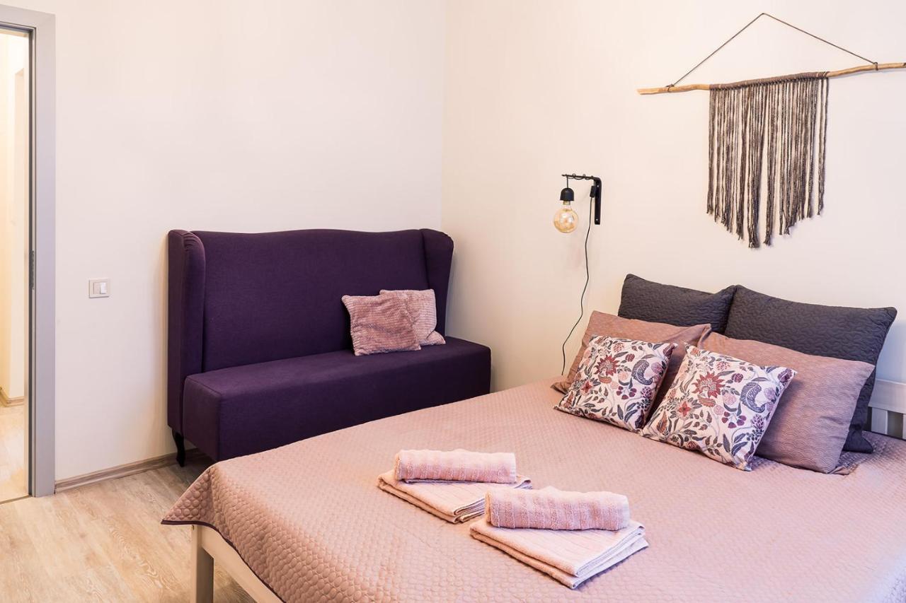 Dzīvoklis Morrison Apartment/15 Guests/7bedrooms/riga Old Town *