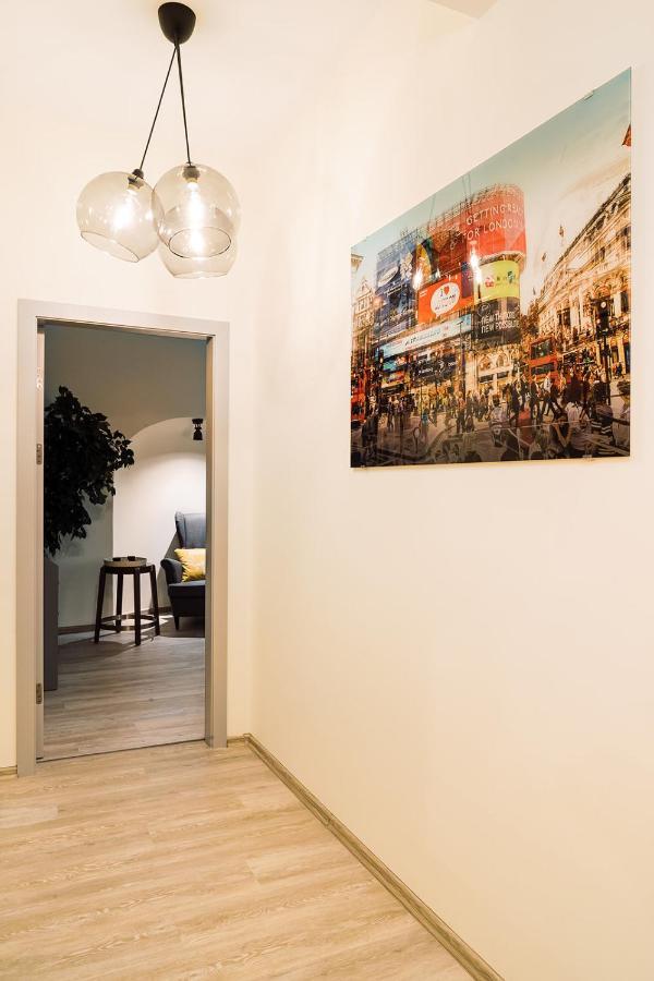 Dzīvoklis Morrison Apartment/15 Guests/7bedrooms/riga Old Town