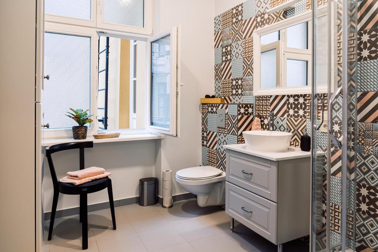 Dzīvoklis Morrison Apartment/15 Guests/7bedrooms/riga Old Town Riga
