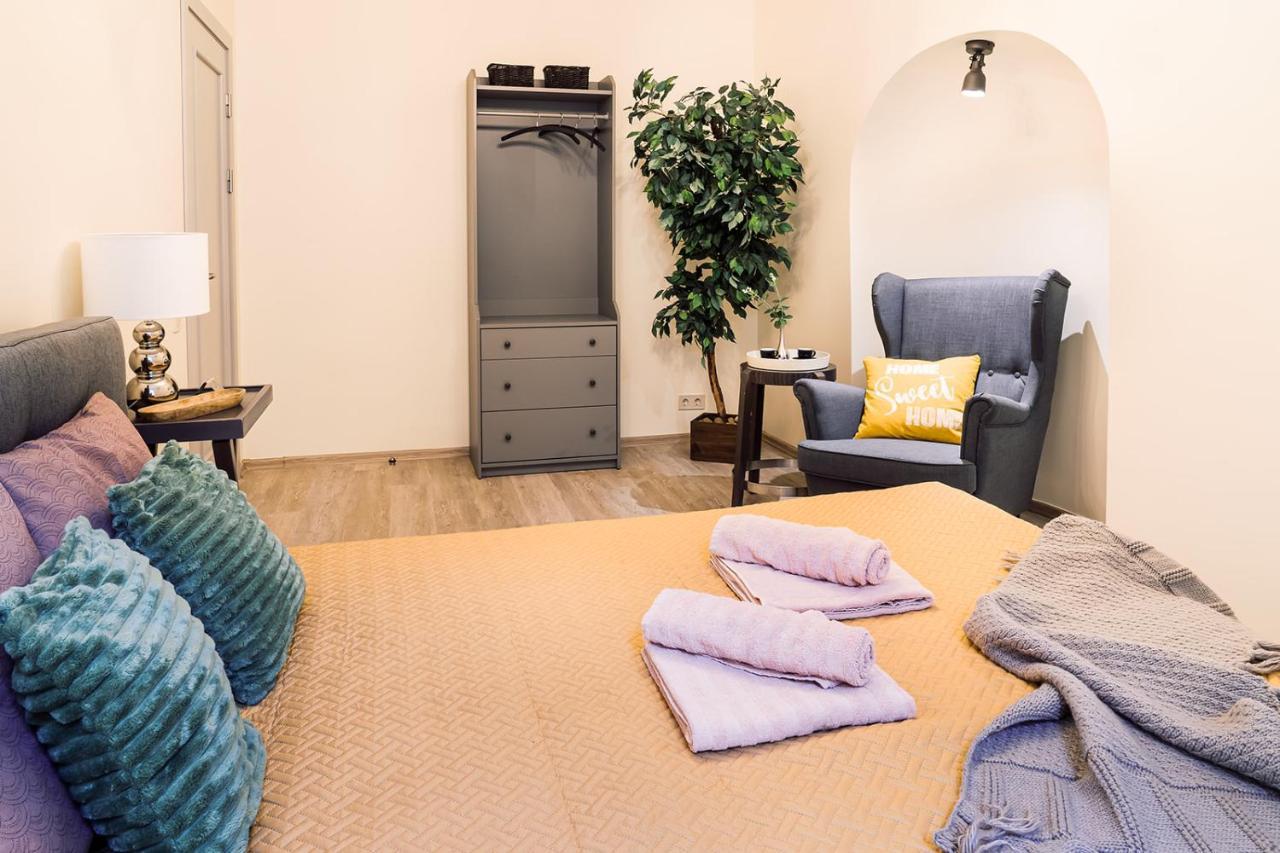 Morrison Apartment/15 Guests/7bedrooms/riga Old Town Riga