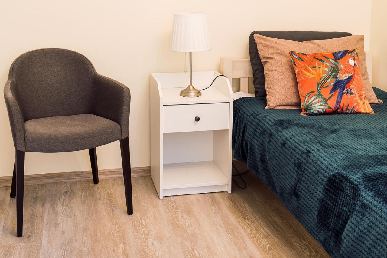 Dzīvoklis Morrison Apartment/15 Guests/7bedrooms/riga Old Town Riga