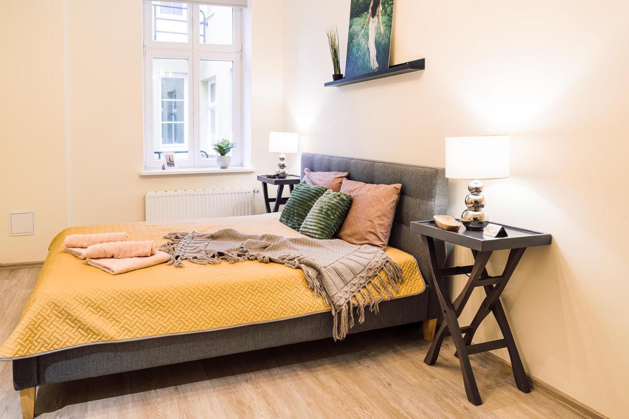 Dzīvoklis Morrison Apartment/15 Guests/7bedrooms/riga Old Town *