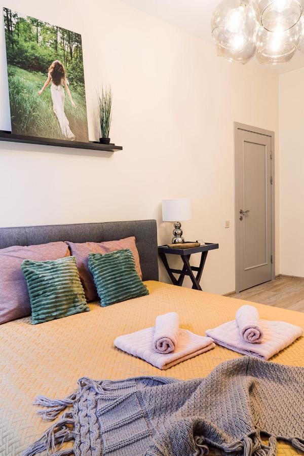 Dzīvoklis Morrison Apartment/15 Guests/7bedrooms/riga Old Town Riga