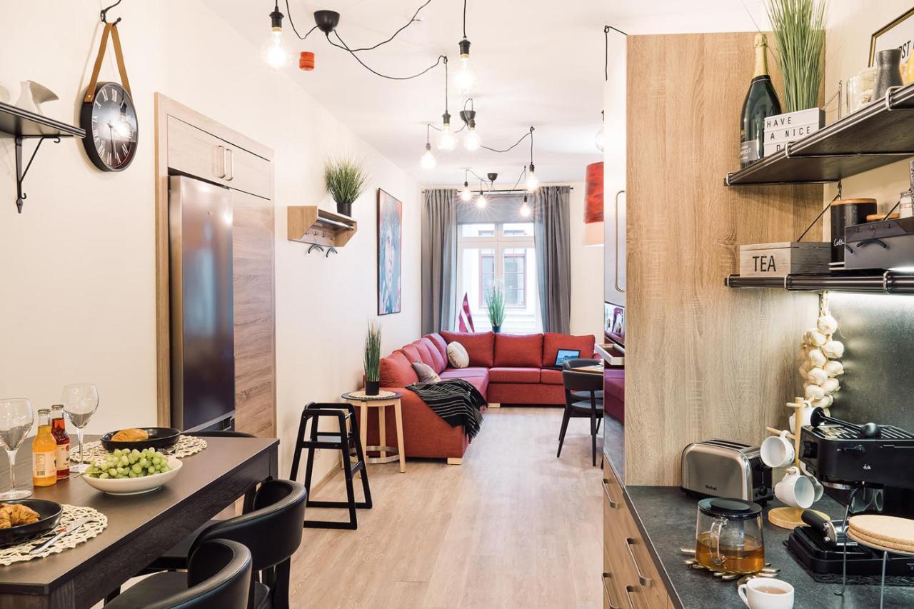 Dzīvoklis Morrison Apartment/15 Guests/7bedrooms/riga Old Town Riga