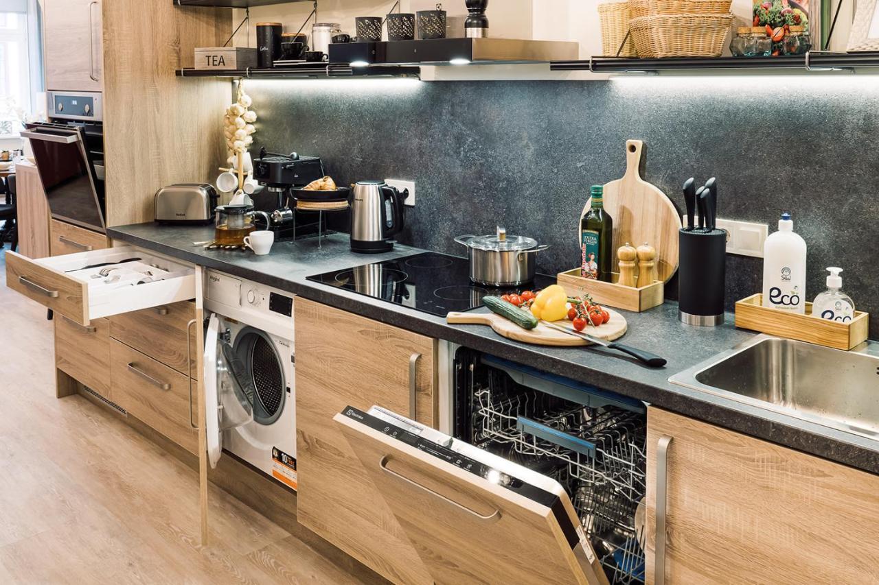 Morrison Apartment/15 Guests/7bedrooms/riga Old Town *