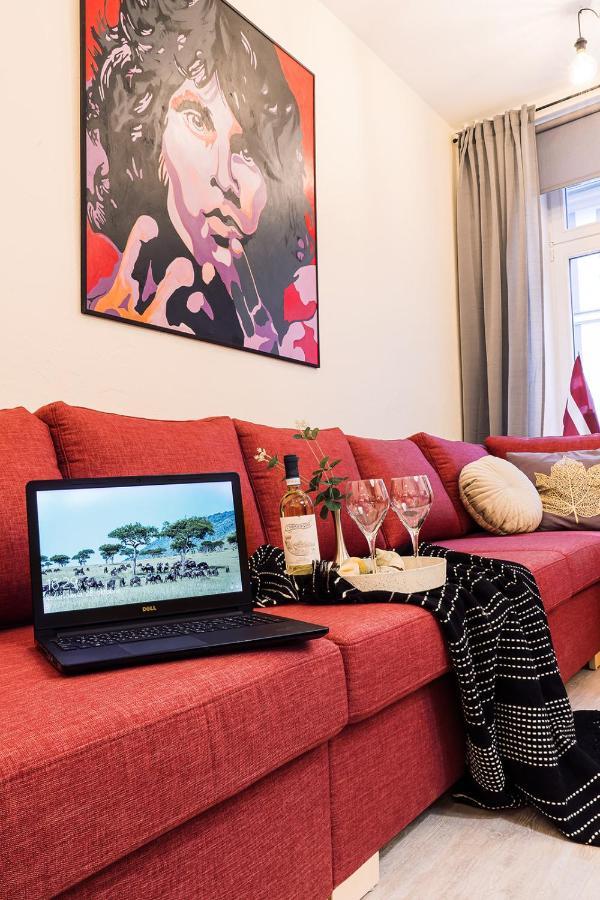 Dzīvoklis Morrison Apartment/15 Guests/7bedrooms/riga Old Town Riga