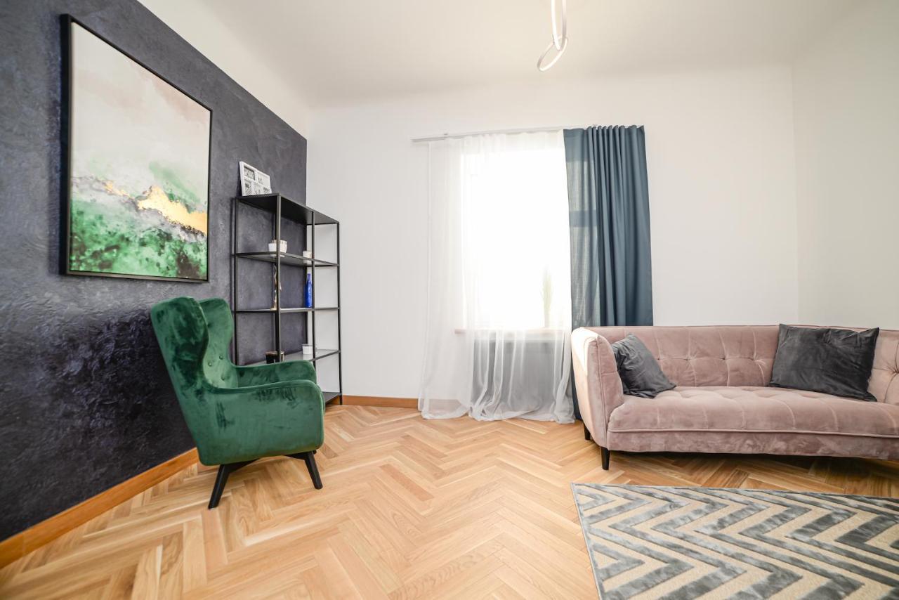 S22 Apartment *