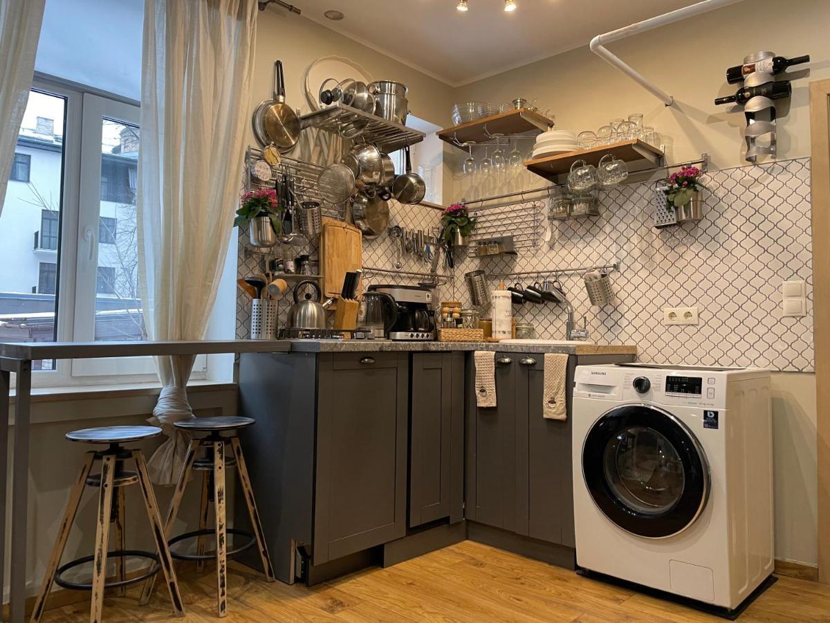 Apartment Exquisite 1br Apt W Garden In Center Riga