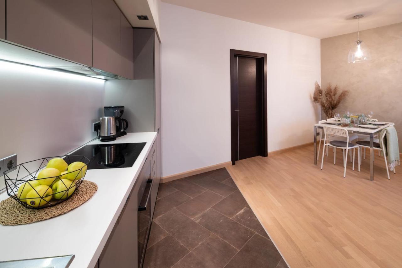 Căn hộ Old Two Bedroom With 2 Bathrooms Riga