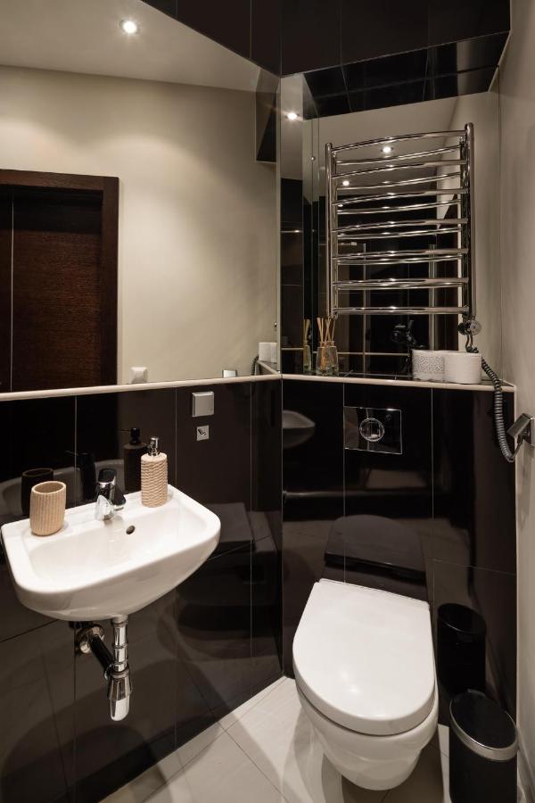Old Two Bedroom With 2 Bathrooms Căn hộ Riga