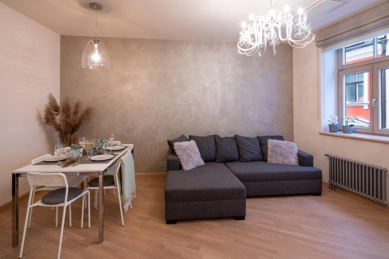 Old Two Bedroom With 2 Bathrooms Căn hộ Riga