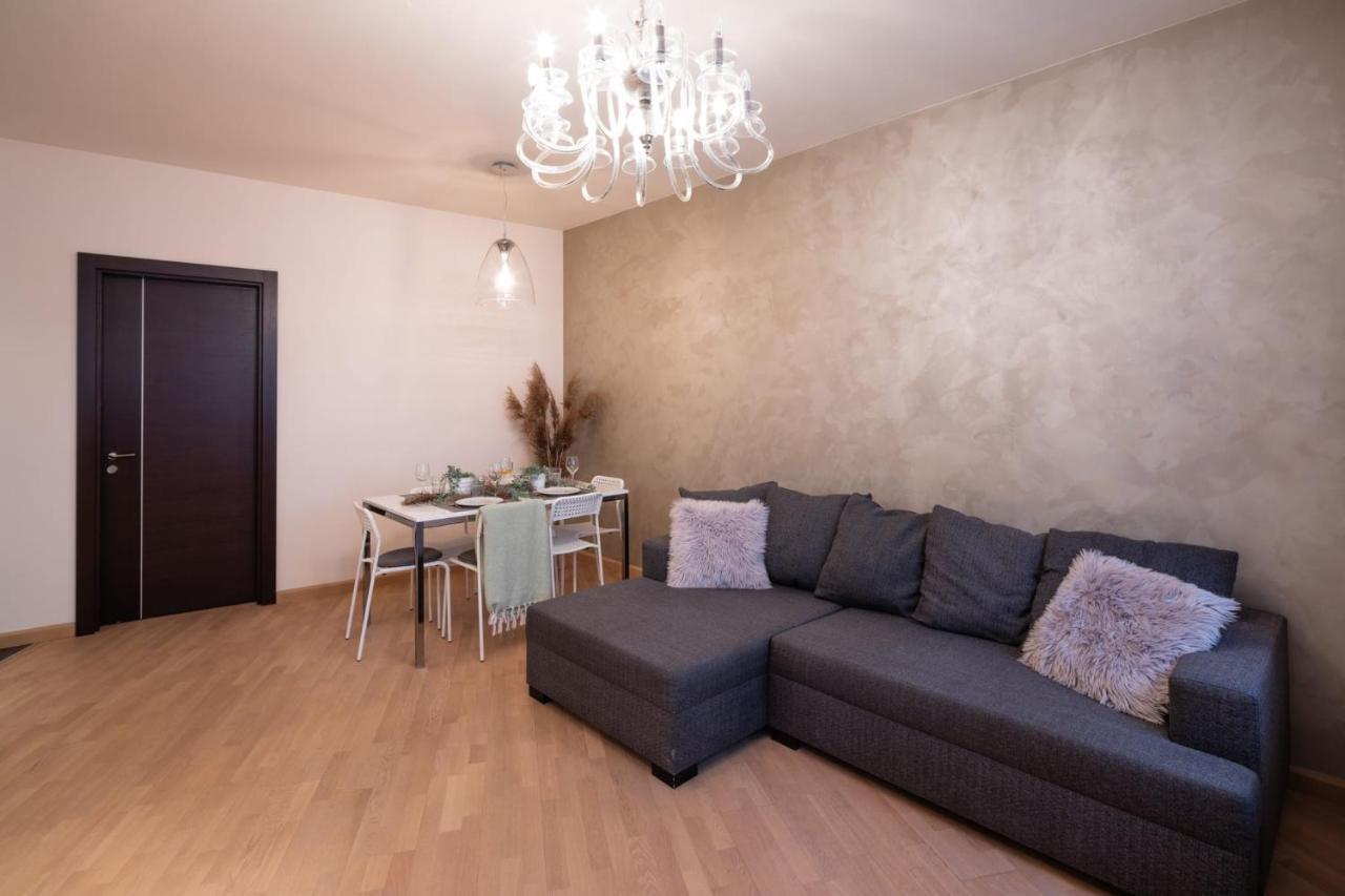 Old Two Bedroom With 2 Bathrooms Riga