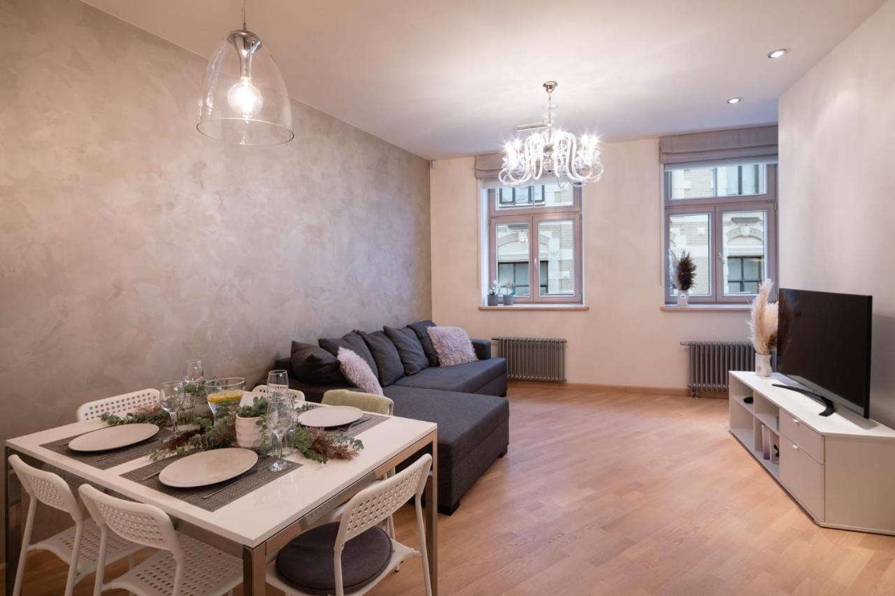 Old Two Bedroom With 2 Bathrooms Căn hộ Riga