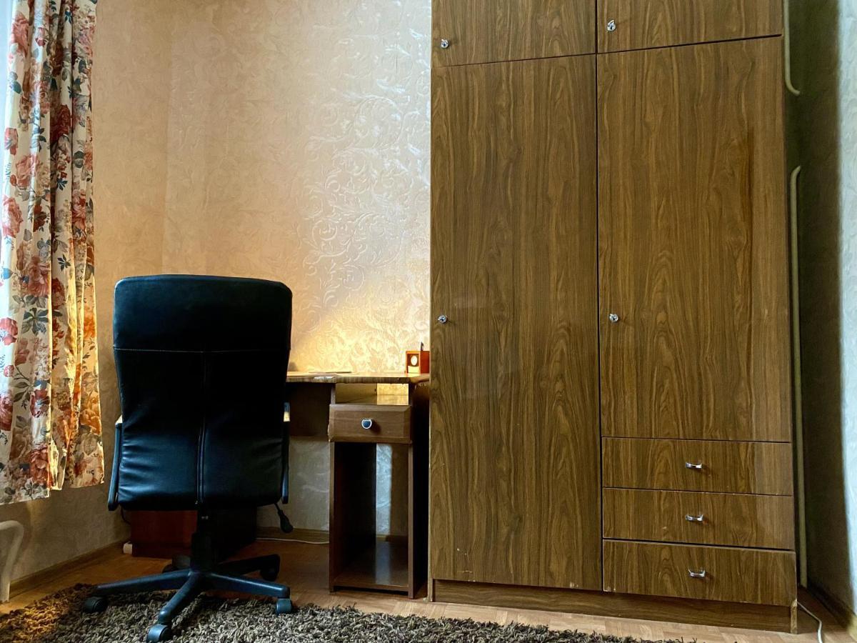 Apartment Spacious 3-room & Parking Riga