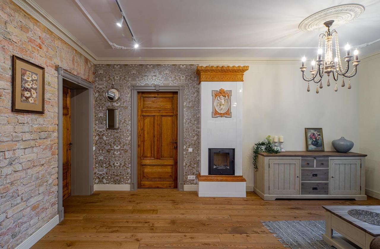 Dzirnavu 2 Bedroom * Riga