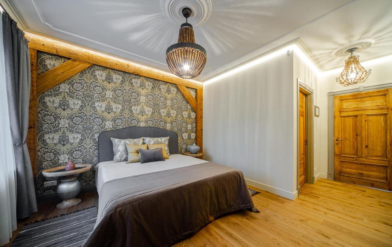 Dzirnavu 2 Bedroom Korter