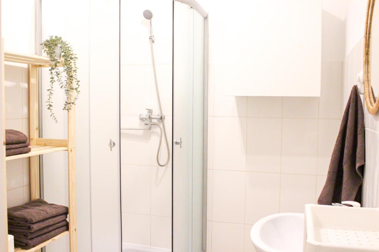 Cosy In With Free Parking Apartment *