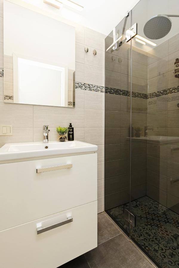 Lovely & Stylish Center Studio Apartment *
