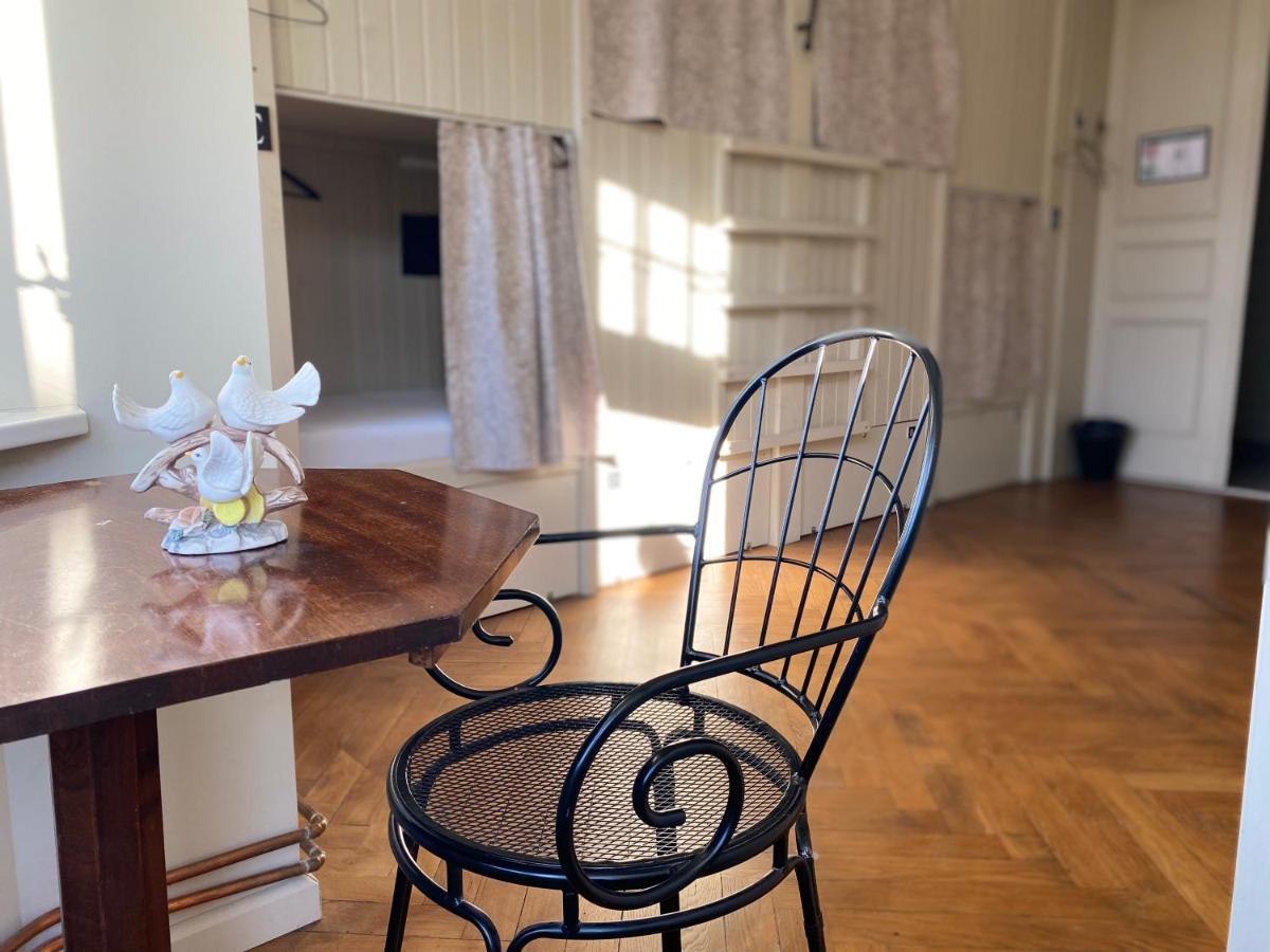 Hostel Blue Bird In Old Town Riga