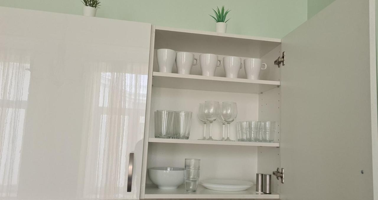 Art Deco One-bedroom In Library House With Free 5g Wifi Apartment Riga