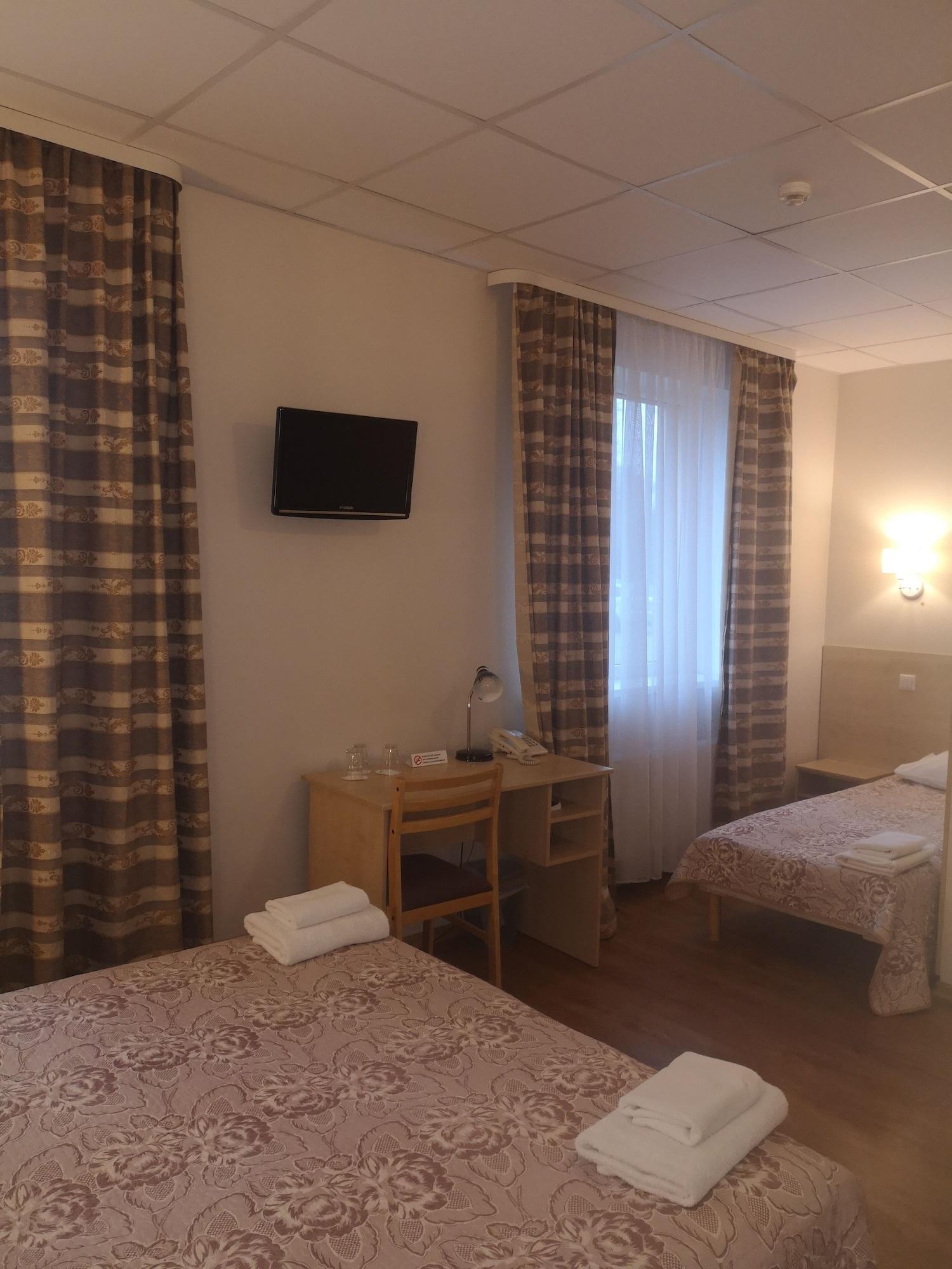 Hotel With Free Parking