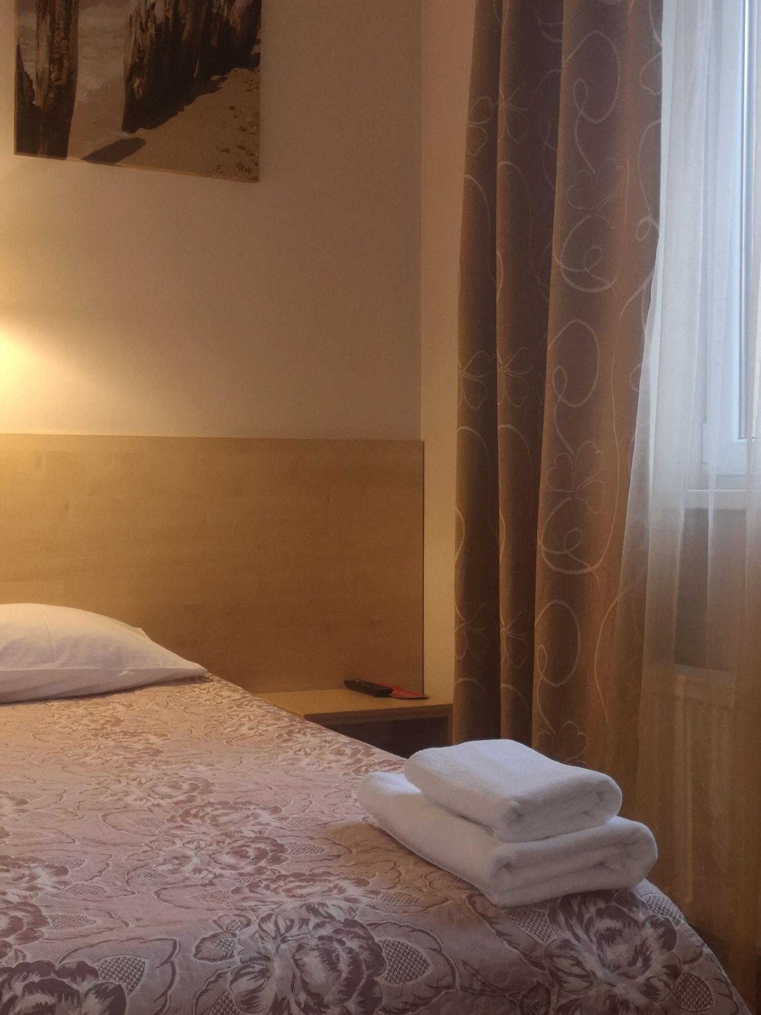 With Free Parking Viesnīca 3*