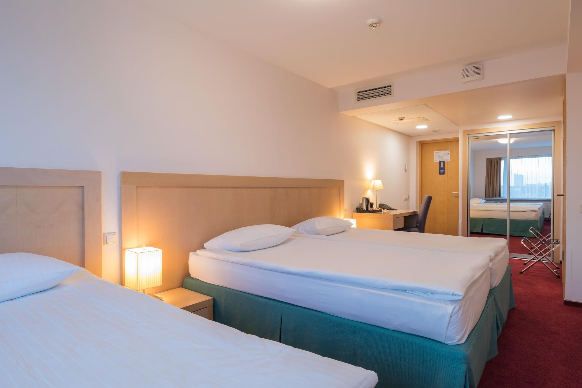 Islande With Free Parking