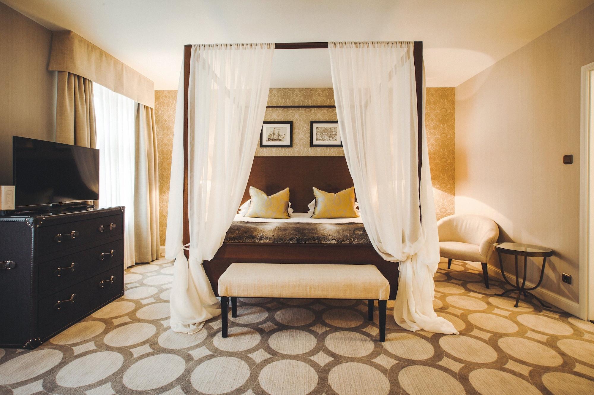 Grand Palace - Small Luxury Of The World Hotel Riga