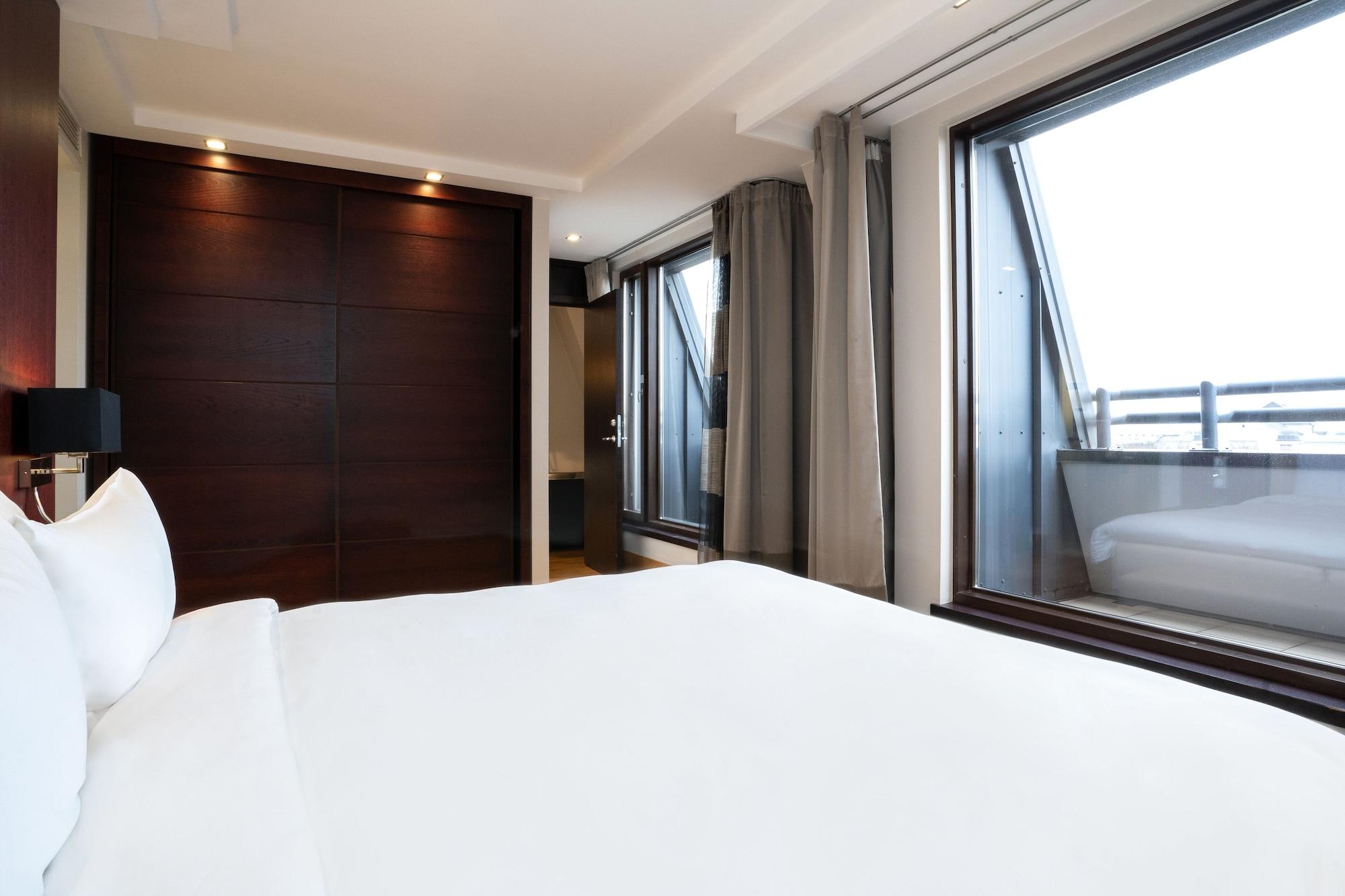 Radisson Blu Elizabete Hotel, Khách sạn 4*