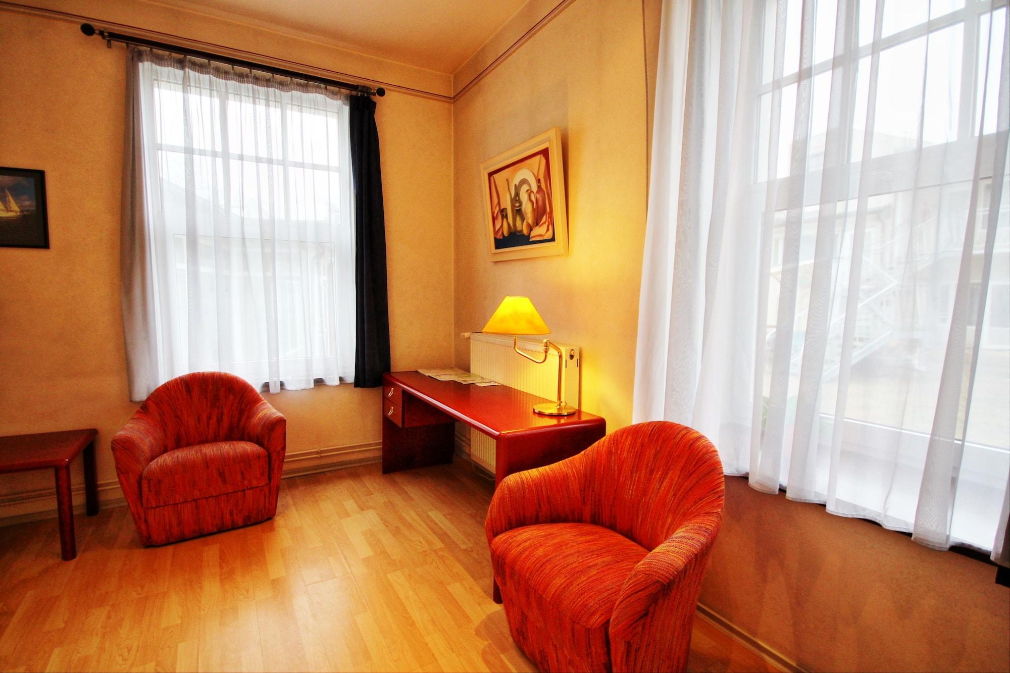 Khách sạn Nb With Free Parking 3*