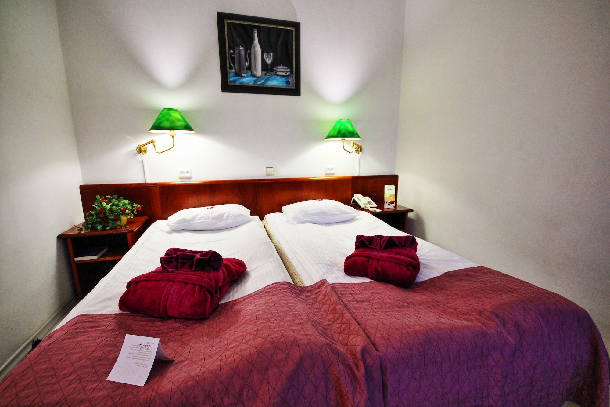 Khách sạn Nb With Free Parking 3*