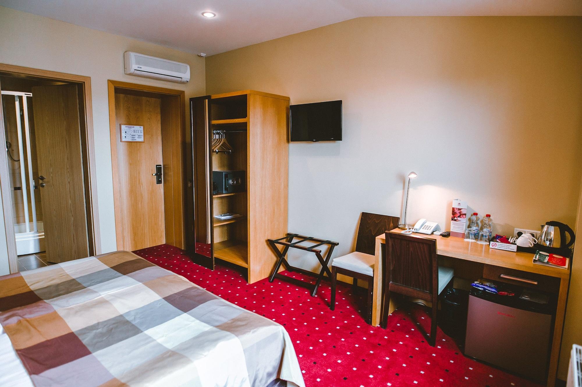 Hotel Hanza 3*