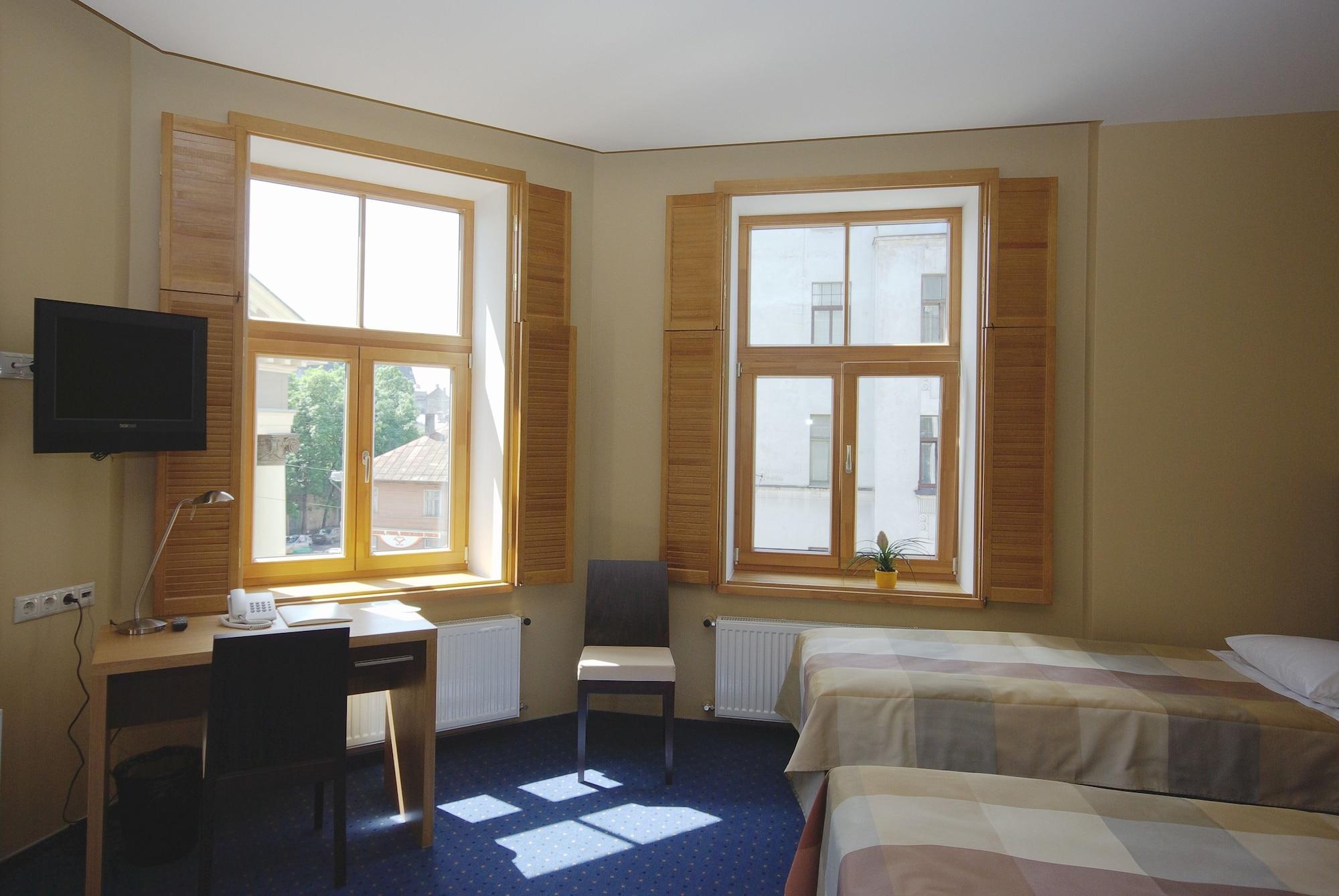 Hanza Hotel 3*