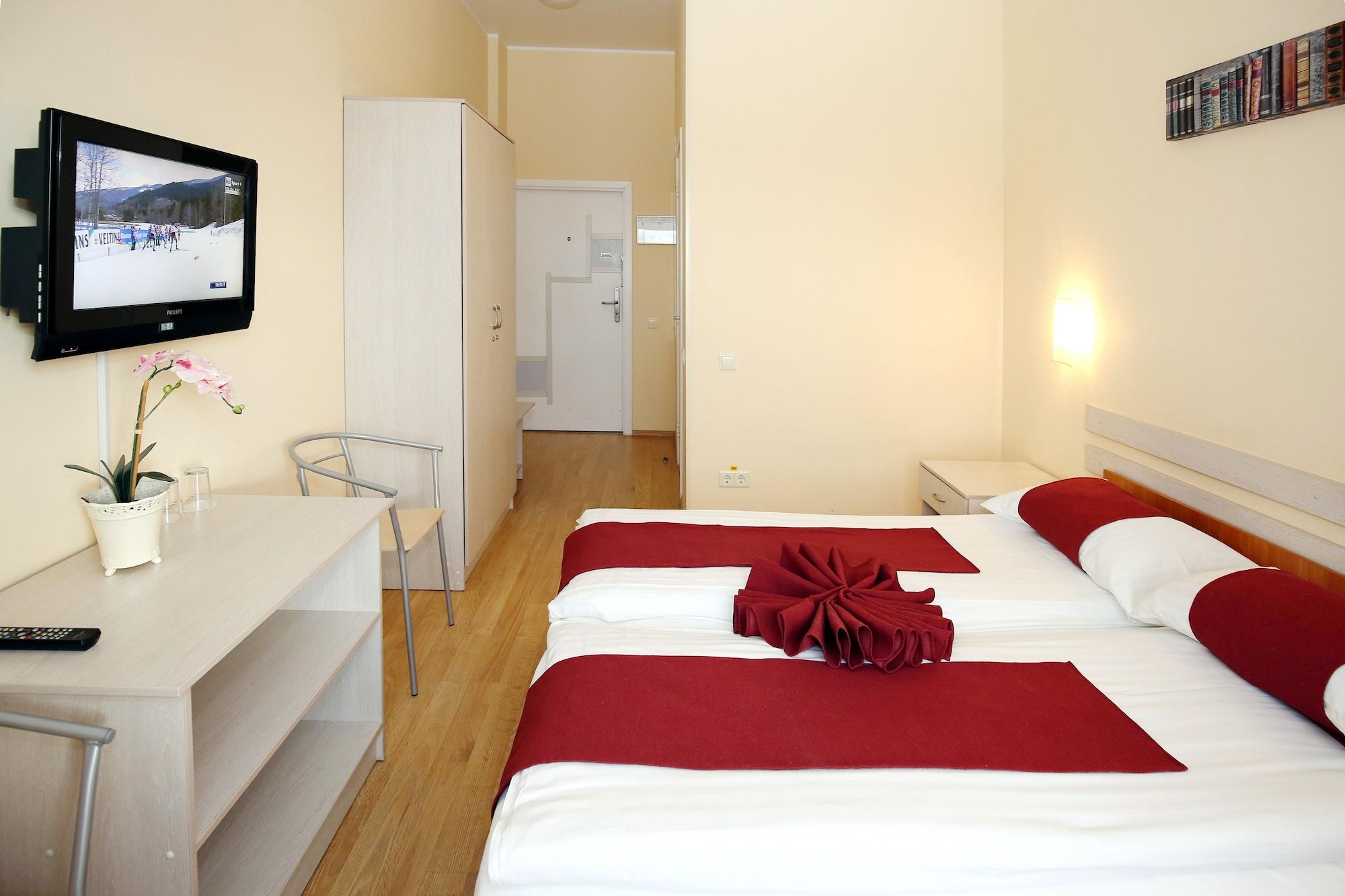 Tomo Free Parking Hotel