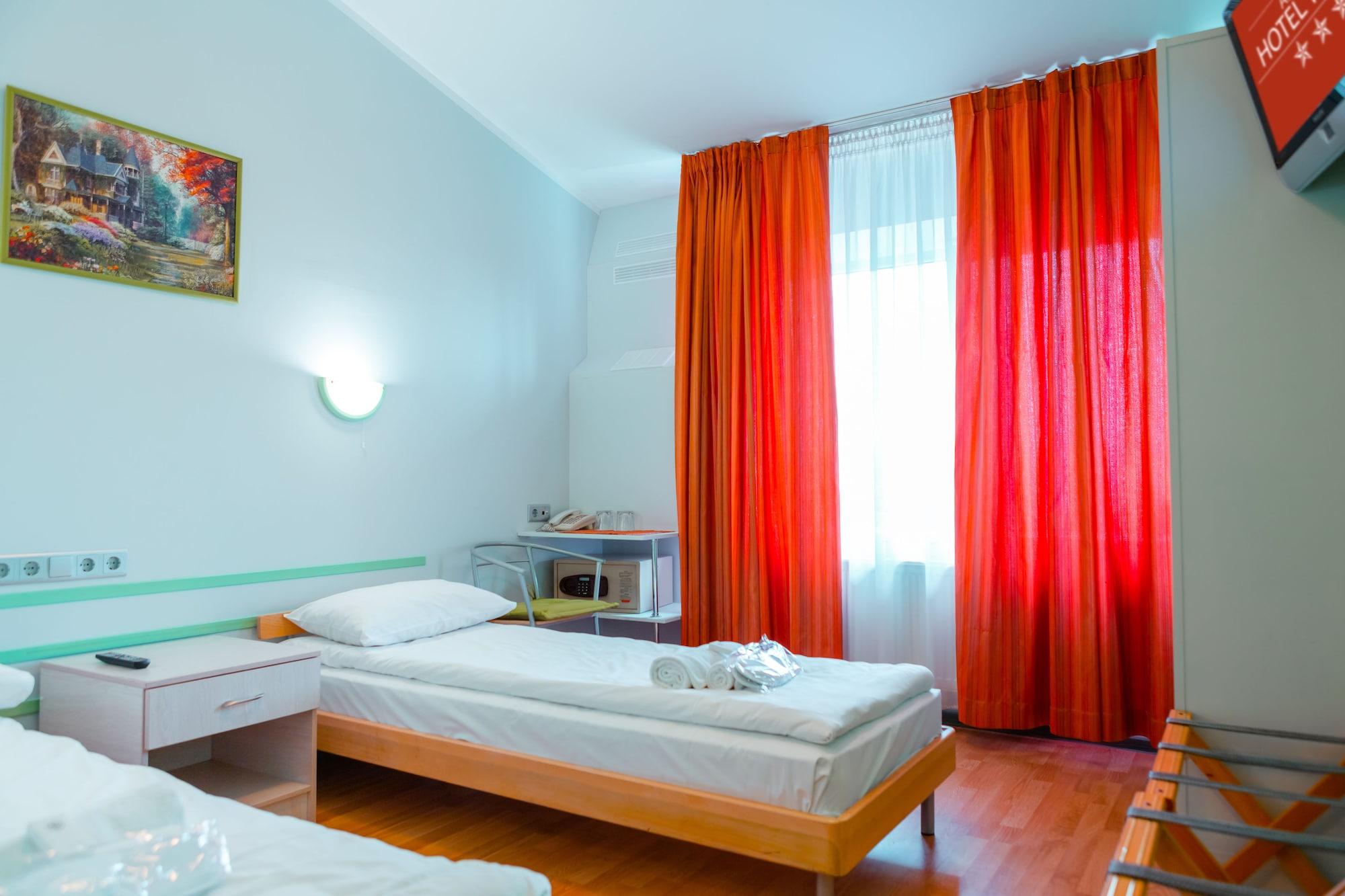 Hotel Tomo Free Parking Riga