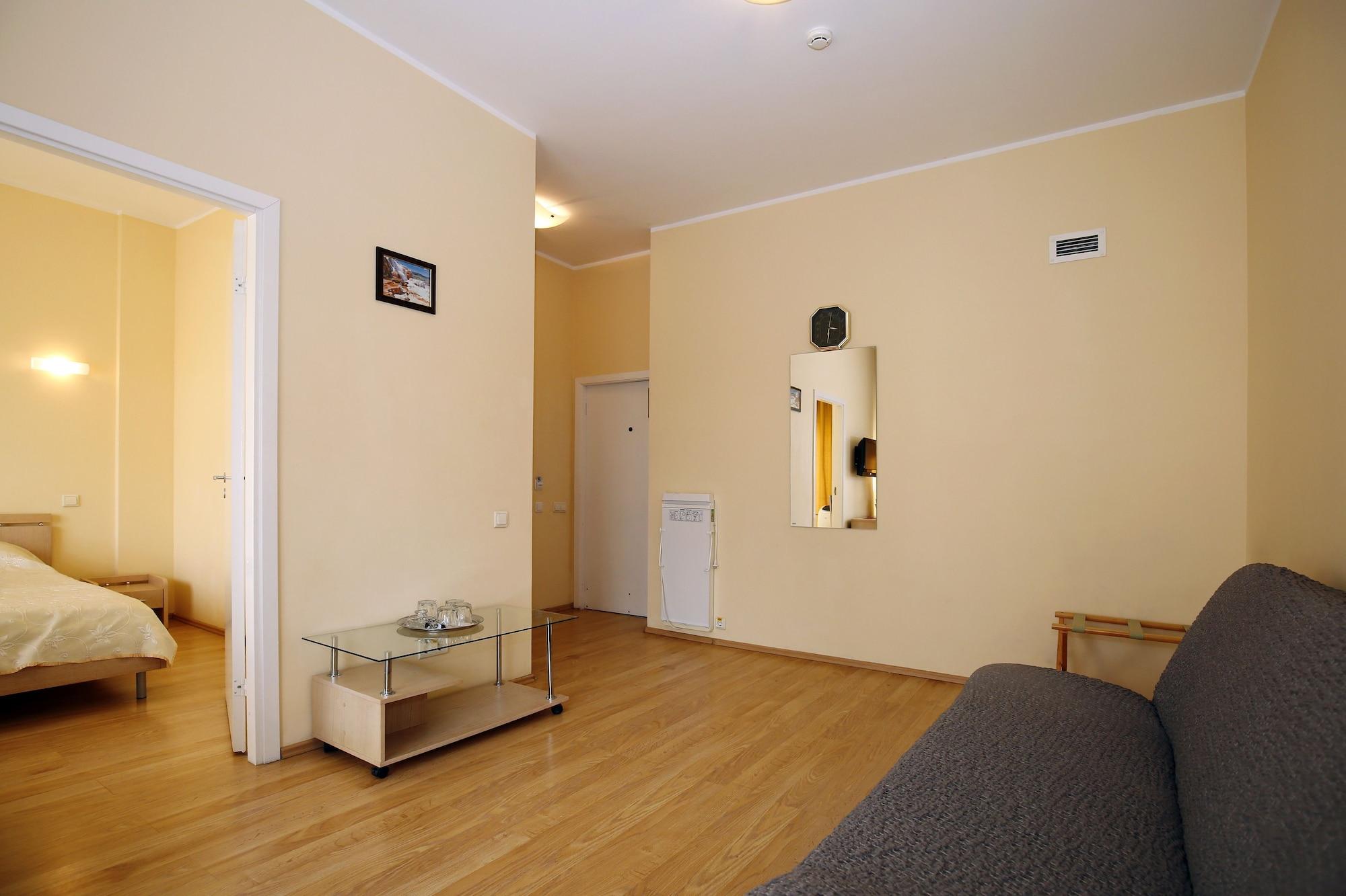 Tomo Free Parking 3* Riga
