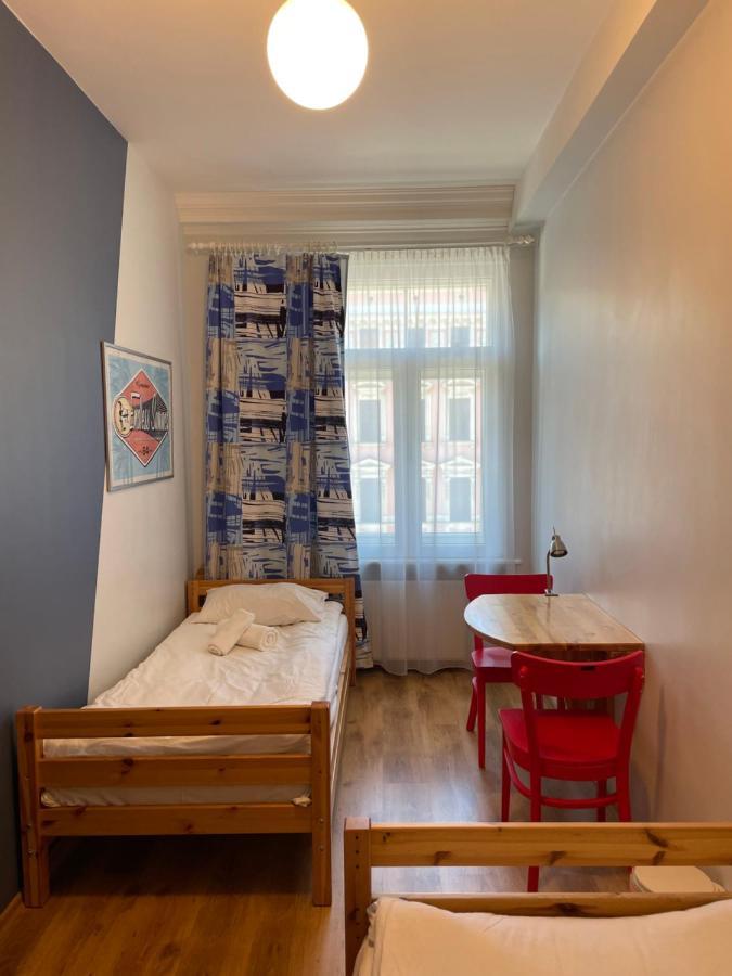 Orange Cat Hostel *